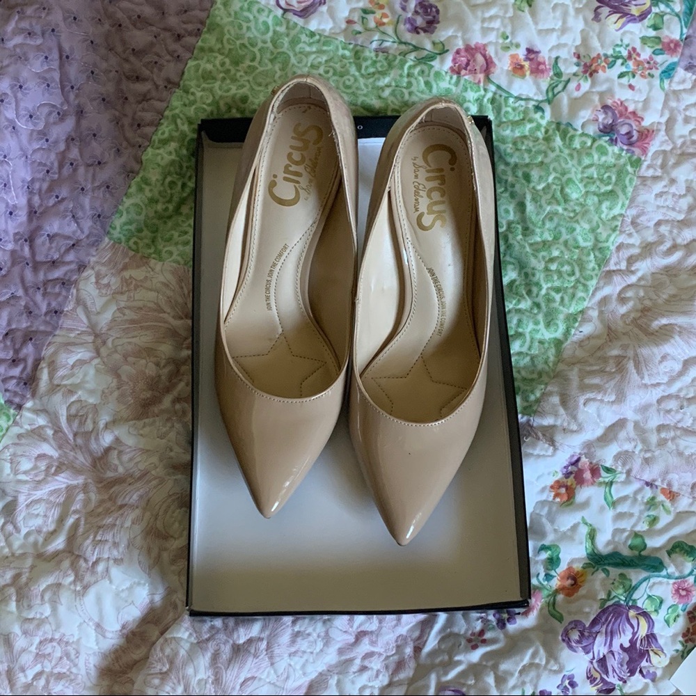 Circus by same edelman nude heels. Worn once.